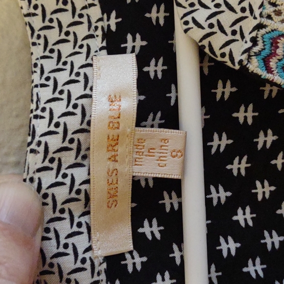 Skies are blue high low blouse size Small - Picture 3 of 4